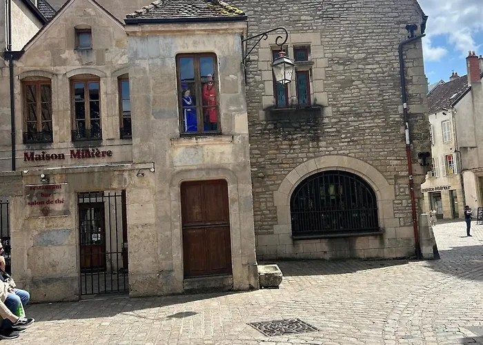 Linda - Historic Center 第戎